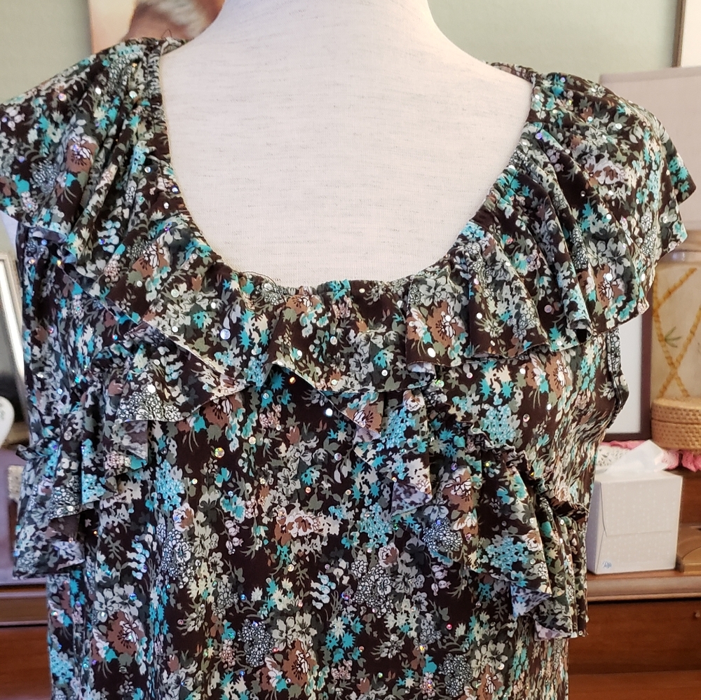 Dress barn Sleeveless blouse